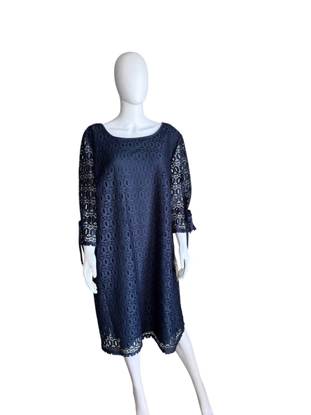 Avenue Navy Lace Overlay Midi Dress with 3/4 Tie Sleeves Size 26/28